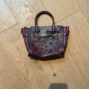 Coach swagger willow tea rose 2021 in oxblood